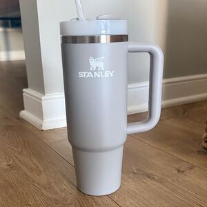 Stanley Silver Tumbler with Handle